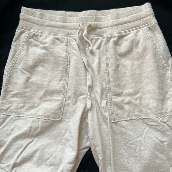 Aerie joggers cropped cream color medium size - Picture 10 of 13